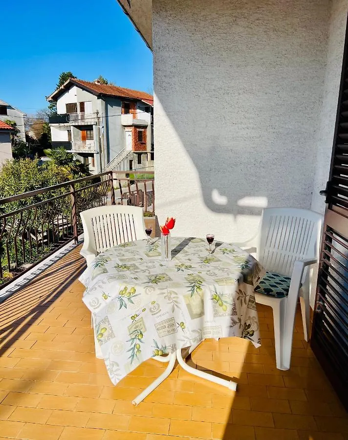 Sunny Retreat Apartment Malinska 0*,