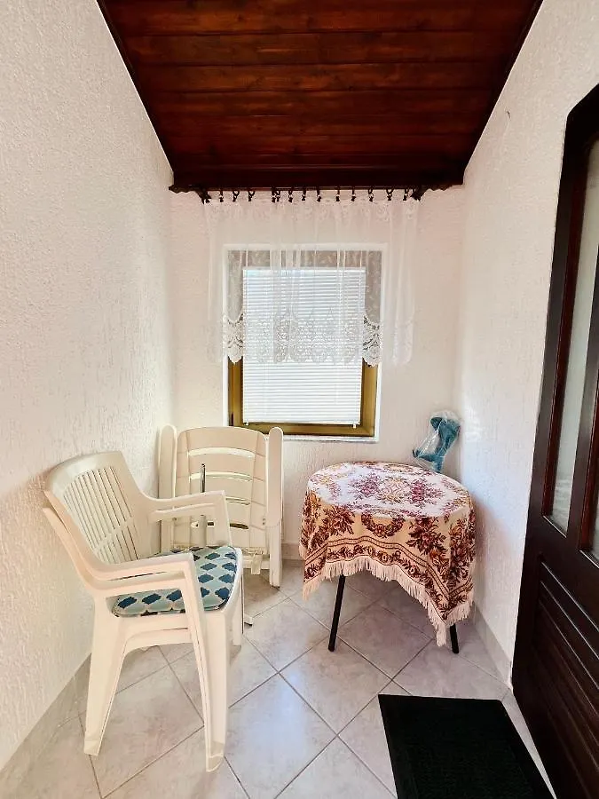 Sunny Retreat Apartment Malinska