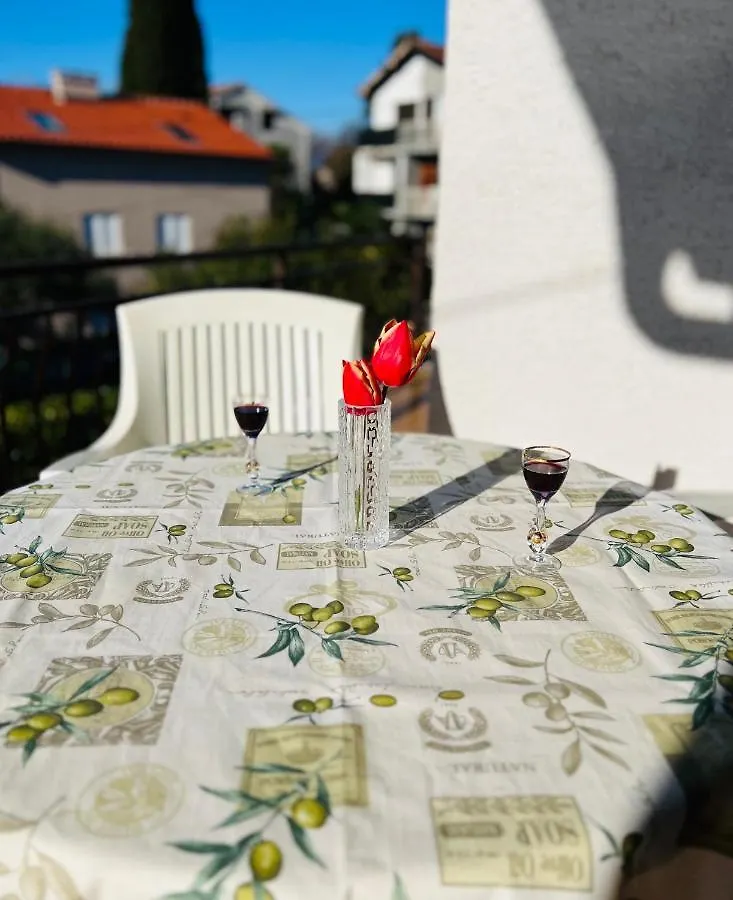 Sunny Retreat Apartment Malinska